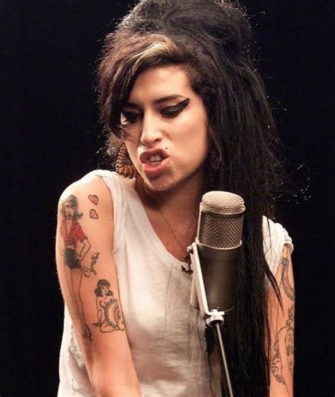 amy winehouse wig and tattoos